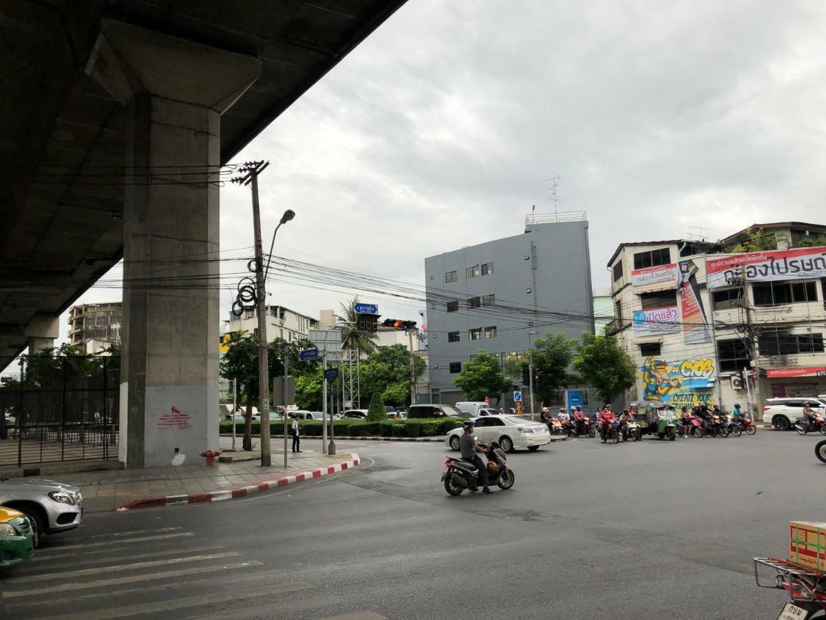 Grey Sheep Hostel Bangkok Exterior foto
